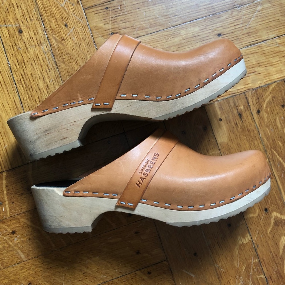 Tan/brown Swedish hasbeens wooden clogs